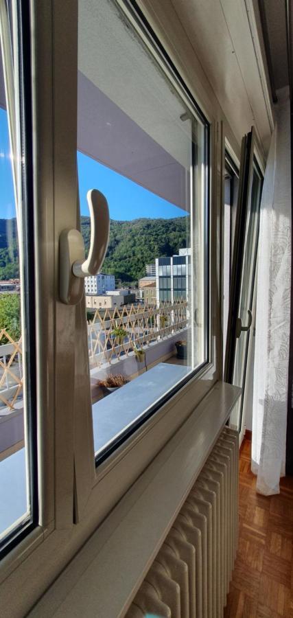 Charming Penthouse Near Apartamento *