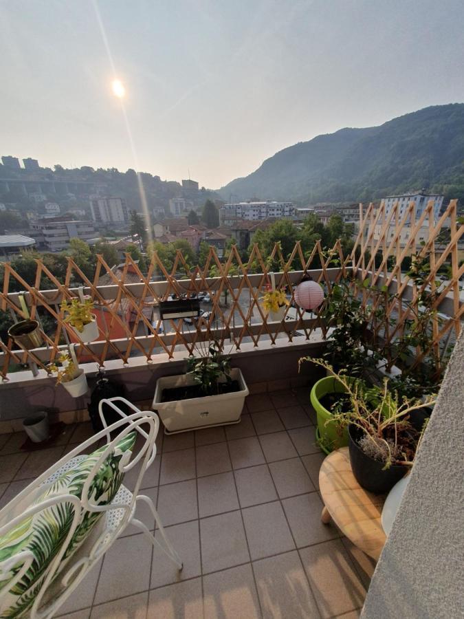 Charming Penthouse Near *